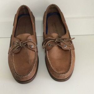 Gently worn leather men’s SPERRY topsiders